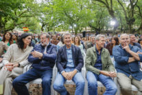 CERDEDO COTOBADE (PONTEVEDRA), 29/08/2026.- El presidente del Partido Popular, Alberto Núñez Feijóo, junto a la secretaria general del PP de Galicia, Paula Prado; el expresidente del Gobierno Mariano Rajoy, el presidente de la Xunta, Alfonso Rueda, y el secretario general del PP, Miguel Tellado, durante el acto con el que el PP de Galicia inicia el curso político este sábado en Cerdedo-Cotobade, Pontevedra. EFE/Lavandeira jr.