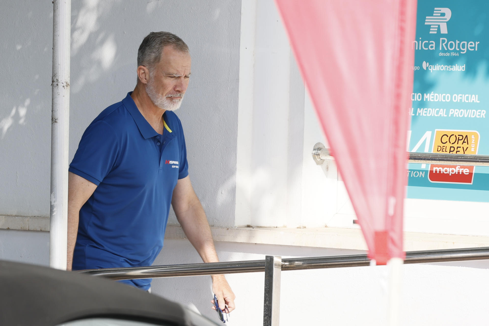 PALMA, 04/08/2026.- El rey Felipe VI llega este martes al Real Club Náutico de Palma para participar en la 44 edición de la Copa del Rey Mapfre de vela. EFE/Ballesteros