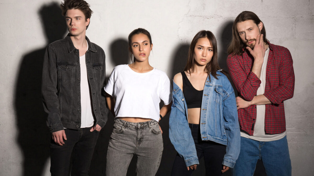 Jóvenes con ropa de Zara - Estilo14