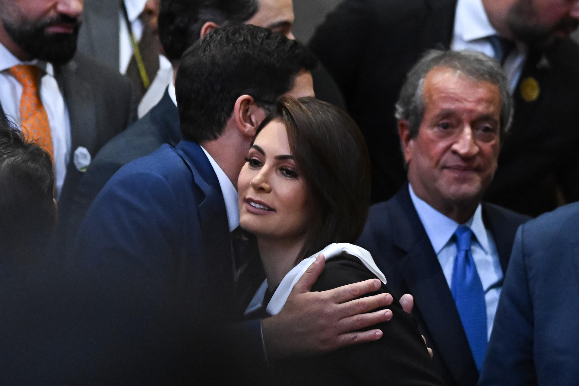 AMichelle Bolsonaro, esposa del expresidente de Brasil, Jair Bolsonaro, asiste a la ceremonia de toma de posesión del nuevo ministro del Tribunal Superior Electoral, Nunes Marques, y del nuevo vicepresidente del Tribunal Electoral, André Mendonca, este martes en Brasilia (Brasil). EFE/ André Borges