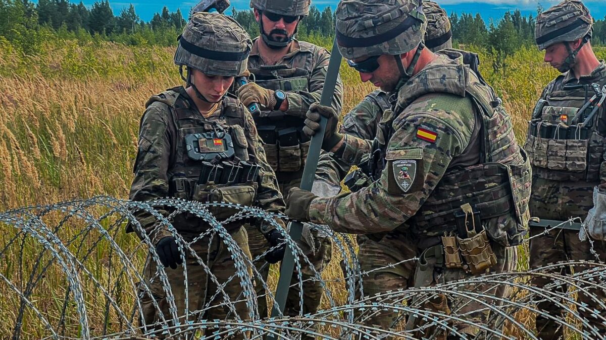 El contingente español en Letonia