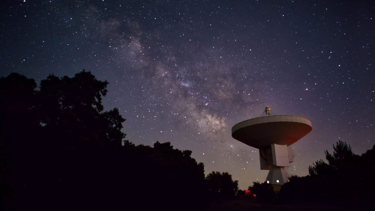 Radiotelescopio de 40 metros de diámetro del Observatorio Astronómico de Yebes.
