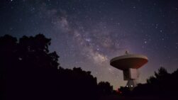 Radiotelescopio de 40 metros de diámetro del Observatorio Astronómico de Yebes.
