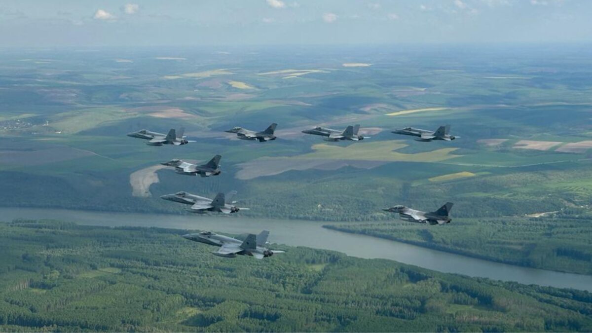 F-18 del DAT «Paznic» integrados en un ejercicio FDO en Rumanía