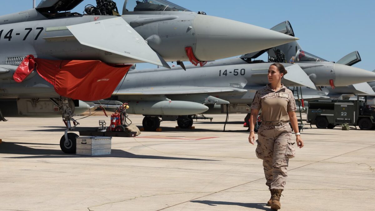 La sargento primero Guadalupe Narciso, quien ha participado en el "Pitch Black 26"