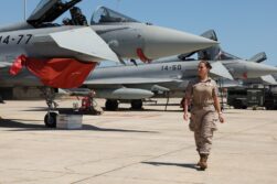 La sargento primero Guadalupe Narciso, quien ha participado en el "Pitch Black 26"