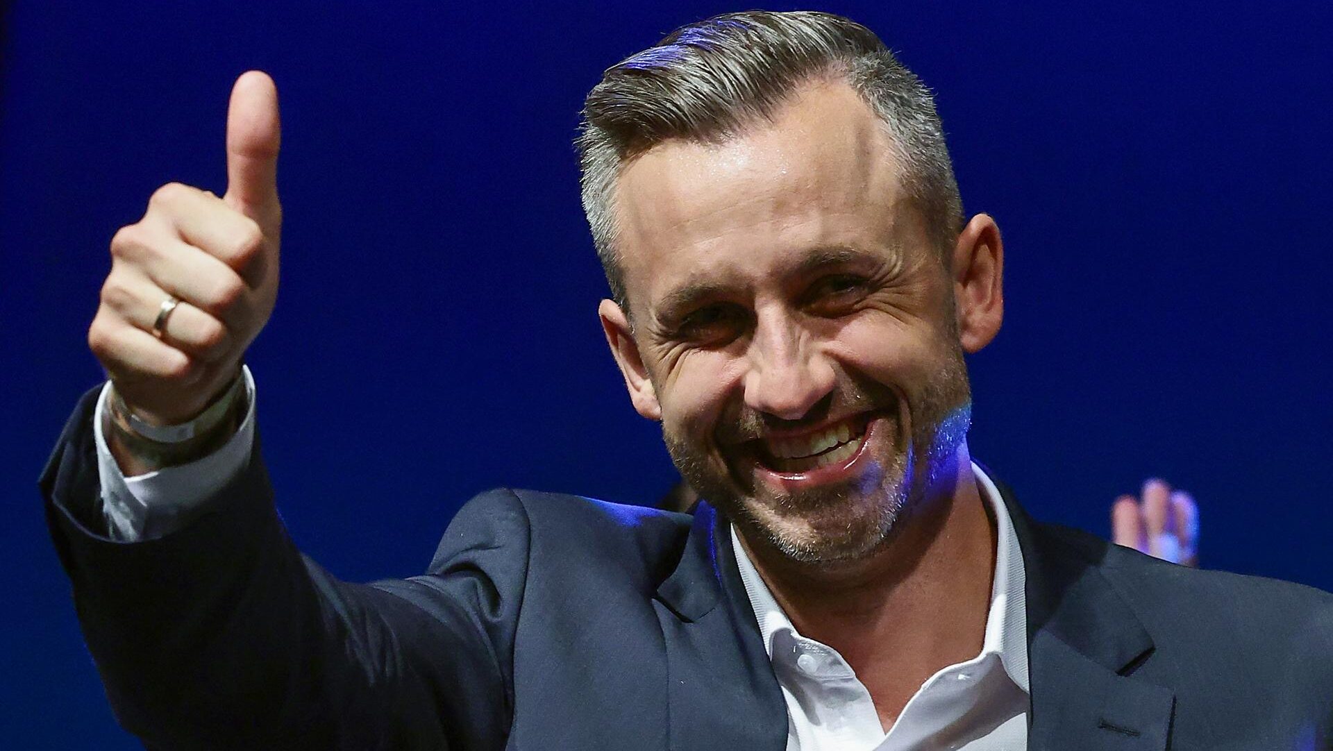 Magdeburg (Germany), 06/09/2026.- Top candidate Ulrich Siegmund gestures during a far-right Alternative for Germany (AfD) election party following Saxony-Anhalt state election, in Magdeburg, Germany, 06 September 2026. Voters in Saxony-Anhalt are casting ballots to elect a new state parliament. (Elecciones, Alemania, Magdeburgo) EFE/EPA/FILIP SINGER