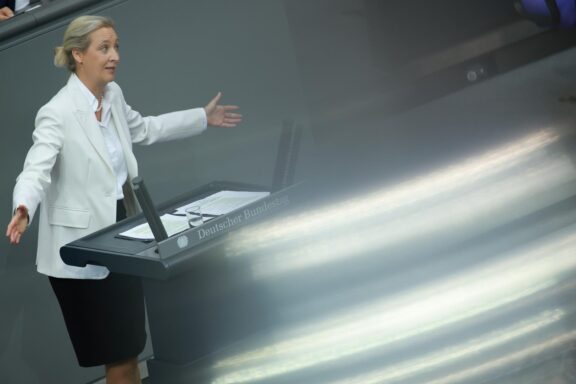 Berlin (Germany), 09/09/2026.- Alternative for Germany (AfD) party and parliamentary group co-chairwoman Alice Weidel speaks during a debate at the German parliament, the Bundestag, in Berlin, Germany, 09 September 2026. Members of parliament discuss, among other topics, the budget of the Chancellor and the Chancellery during the general debate. (Alemania) EFE/EPA/CLEMENS BILAN