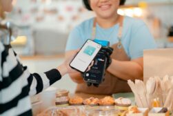 21/09/2026 Imagen de un pago a través de Bizum Pay ESPAÑA EUROPA CATALUÑA ECONOMIA CAIXABANK