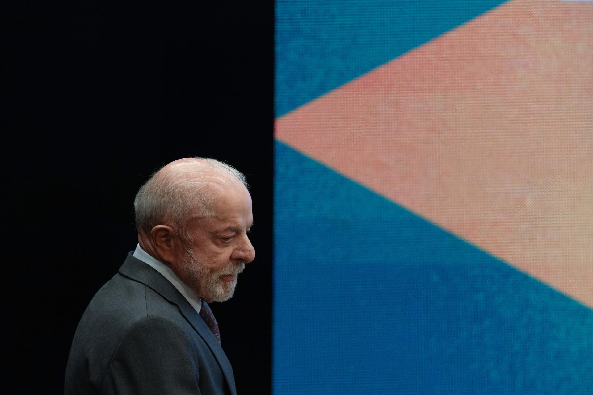 AME545. SAO PAULO (BRASI), 25/09/2026.- El presidente de Brasil, Luiz Inácio Lula da Silva, asiste a un acto donde decreto la prohibición de las apuestas deportivas y los casinos en línea, a nueve días de las elecciones presidenciales y legislativas, este viernes en Sao Paulo (Brasil). EFE/ Isaac Fontana