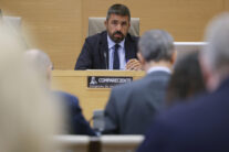 MADRID, 21/09/2026.- El expresidente de la Generalitat valenciana Carlos Mazón comparece, este lunes, ante la comisión que investiga la gestión de la crisis derivada de la dana que castigó la provincia de Valencia el 29 de octubre de 2024. EFE/Zipi