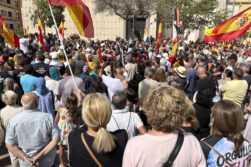 CEUTA, 31/08/2026.- Los bomberos de Ceuta han convocado una concentración este lunes ante la sede de la Delegación del Gobierno que pretende reunir a todos los servicios de primera línea de la ciudad para reclamar "medios, recursos y soluciones" por la crisis que afecta a la autonomía ceutí. EFE/Reduan