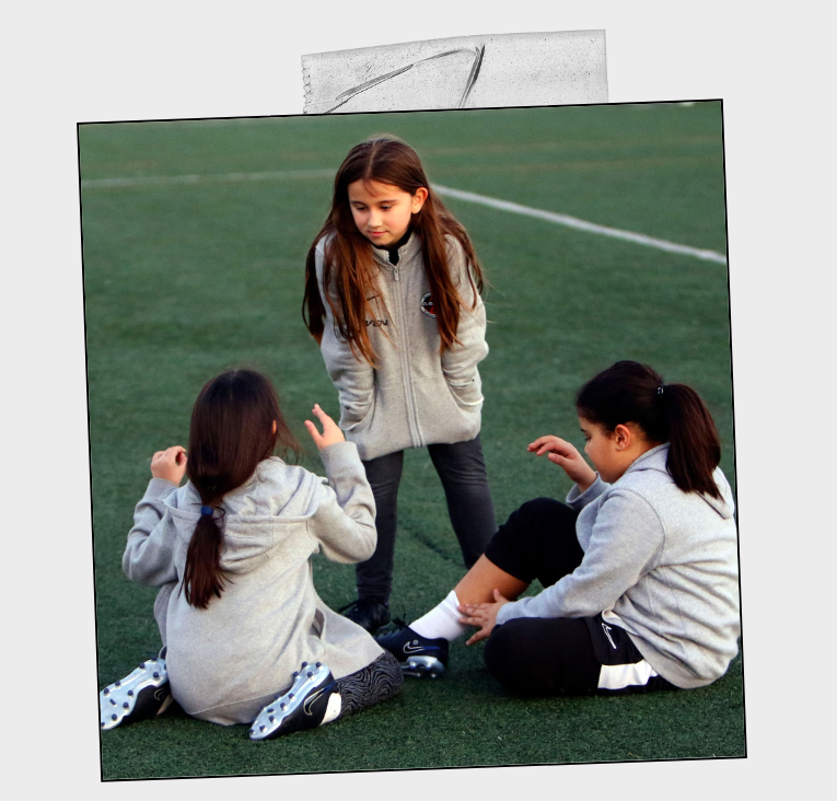 Una imagen compartida en la web de la asociación en la que se pueden ver a tres niñas de Eleven Foundation en Mexico