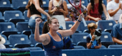 Emma Navarro celebrando su triunfo ante Loïs Boisson en el US Open