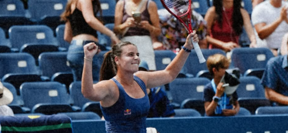 Emma Navarro celebrando su triunfo ante Loïs Boisson en el US Open