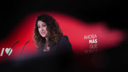 MADRID, 12/01/2026.- La secretaria de Estudios y Programas y portavoz adjunta del PSOE, Enma López, durante la rueda de prensa que ha ofrecido tras la reunión de la Comisión Ejecutiva Federal del partido este lunes en la sede de Ferraz. EFE/ Borja Sánchez-Trillo