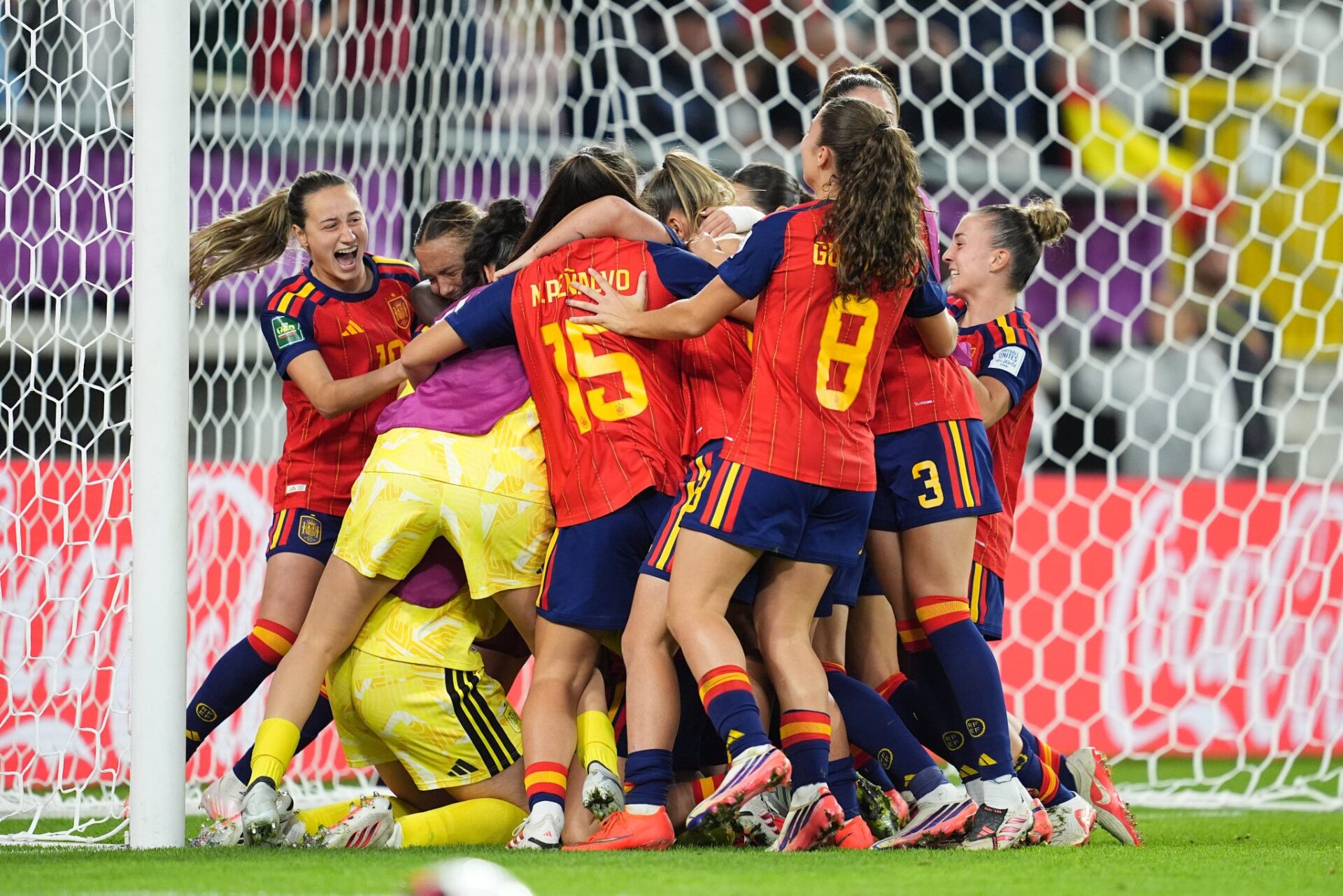 Las jugadoras de la selección española celebrando la victoria ante Corea del Norte en la final del Mundial sub-20