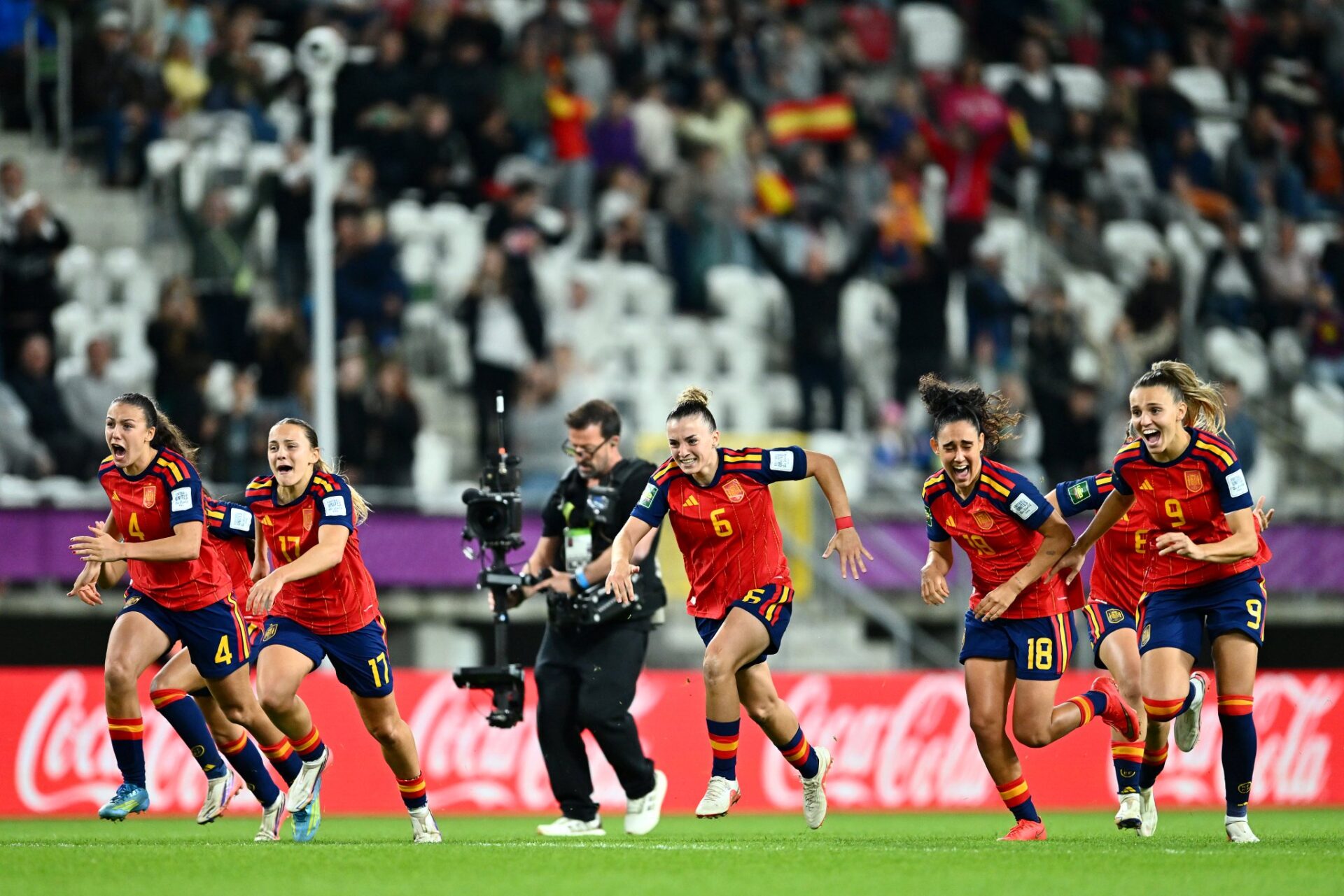 Las jugadoras de la selección española celebrando la victoria ante Corea del Norte en la final del Mundial sub-20