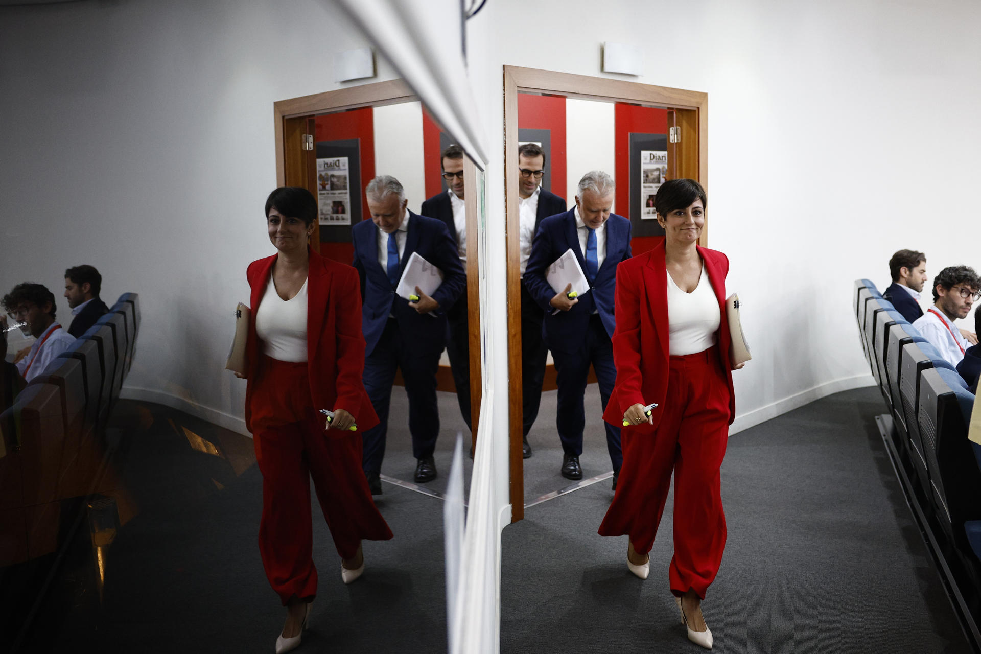 FOTODELDÍA MADRID, 29/09/2026.- La ministra de Vivienda y Agenda Urbana, Isabel Rodríguez, junto al ministro de Política Territorial y Memoria Democrática, Ángel Víctor Torre, y el vicepresidente primero y ministro de Economía, Comercio y Empresa, Carlos Cuerpo, a su llegada a la rueda de prensa tras la reunión del Consejo de Ministros este martes. EFE/Rodrigo Jiménez
