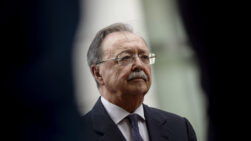MADRID, 30/09/2026.- El presidente de Ceuta, Juan Jesús Vivas, atiende a los medios a su salida de la Audiencia Nacional en Madrid, donde declaró este miércoles como testigo ante la jueza María Tardón, que investiga las entradas masivas de migrantes a Ceuta los pasados 30 y 31 de julio. EFE/ Daniel González