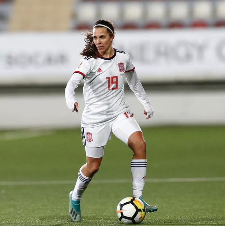 Marta Cardona durante un partido de la Selección española