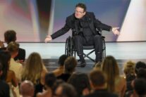 LOS ANGELES (United States), 15/09/2026.- Michael J. Fox accepts the Bob Hope Humanitarian Award onstage during the 78th annual Emmy Awards ceremony held at the Peacock Theater in Los Angeles, California, USA, 14 September 2026. The Emmys celebrate excellence in national primetime television programming. EFE/EPA/CHRIS TORRES