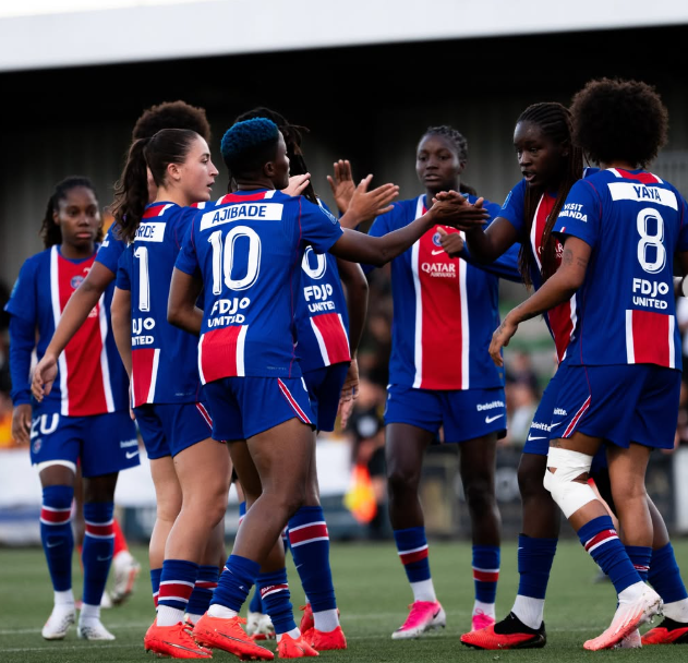 Las jugadoras del PSG celebrando uno de sus goles ante el Lens