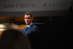 BOSTON, 25/09/2026.- El presidente del gobierno Pedro Sánchez, durante su intervención en el fórum Harvard Kennedy School, el principal espacio de la universidad de Harvard para el debate político, dentro de su viaje a Estados Unidos.-EFE/ Borja Puig De La Bellacasa / Pool Mocloa ***SOLO USO EDITORIAL/SOLO DISPONIBLE PARA ILUSTRAR LA NOTICIA QUE ACOMPAÑA (CRÉDITO OBLIGATORIO)***