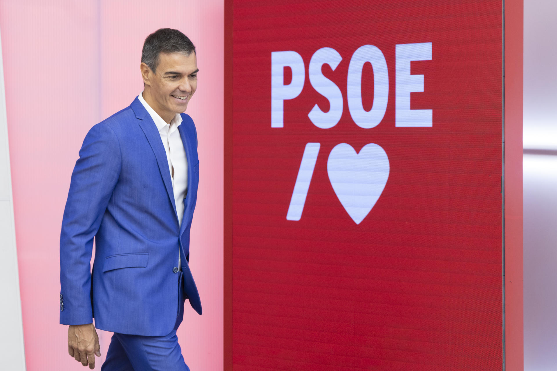 MADRID (ESPAÑA), 14/09/2026.- El presidente del Gobierno y secretario general del PSOE, Pedro Sánchez a su llegada este lunes a la reunión de la Comisión Ejecutiva Federal del PSOE en la sede de Ferraz. EFE/PSOE/Eva Ercolanese/SOLO USO EDITORIAL/SOLO DISPONIBLE PARA ILUSTRAR LA NOTICIA QUE ACOMPAÑA (CRÉDITO OBLIGATORIO)