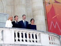 Los Reyes, Emmanuel Macron y su mujer Brigitte en El Elíseo