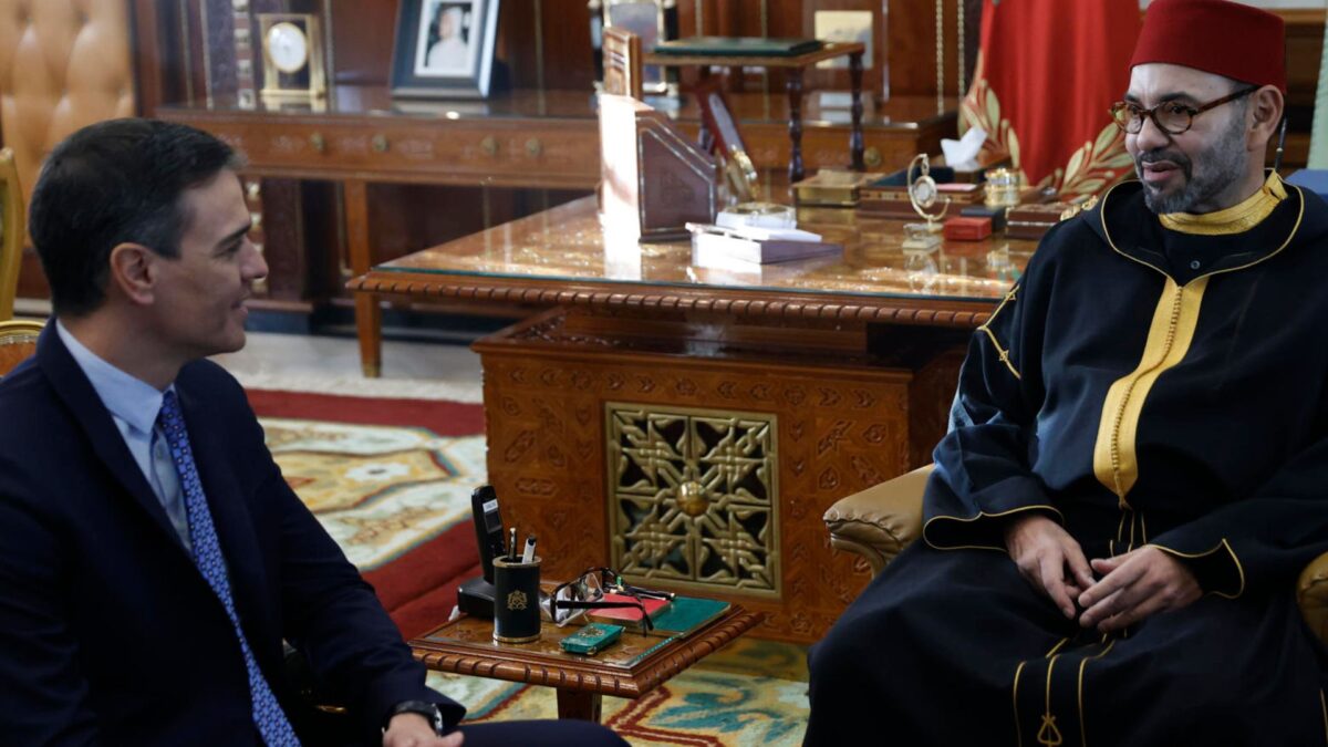 El presidente del Gobierno español, Pedro Sánchez y el rey Mohamed VI de Marruecos. EFE/ Mariscal