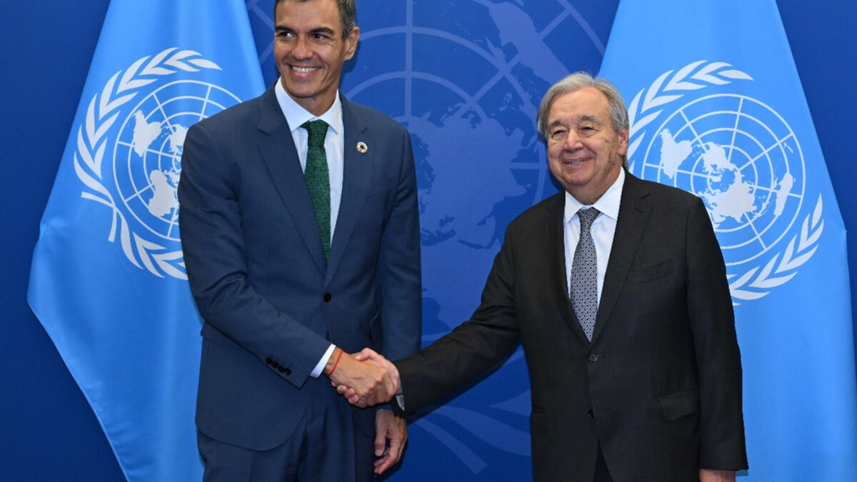 NUEVA YORK, 22/09/2026.- El presidente del Gobierno, Pedro Sánchez y el Secretario General de la ONU, Antonio Guterres, antes de su reunión en el marco de la apertura del 81º periodo de sesiones de la Asamblea General de las Naciones Unidas, este lunes en Nueva York. EFE / Borja Puig de la Bellacasa / Moncloa. ***SOLO USO EDITORIAL / SOLO USO DISPONIBLE PARA ILUSTRAR LA NOTICIA QUE ACOMPAÑA/ (CRÉDITO OBLIGATORIO)***