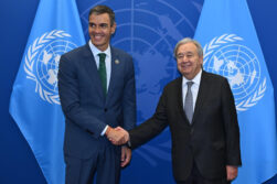 NUEVA YORK, 22/09/2026.- El presidente del Gobierno, Pedro Sánchez y el Secretario General de la ONU, Antonio Guterres, antes de su reunión en el marco de la apertura del 81º periodo de sesiones de la Asamblea General de las Naciones Unidas, este lunes en Nueva York. EFE / Borja Puig de la Bellacasa / Moncloa. ***SOLO USO EDITORIAL / SOLO USO DISPONIBLE PARA ILUSTRAR LA NOTICIA QUE ACOMPAÑA/ (CRÉDITO OBLIGATORIO)***