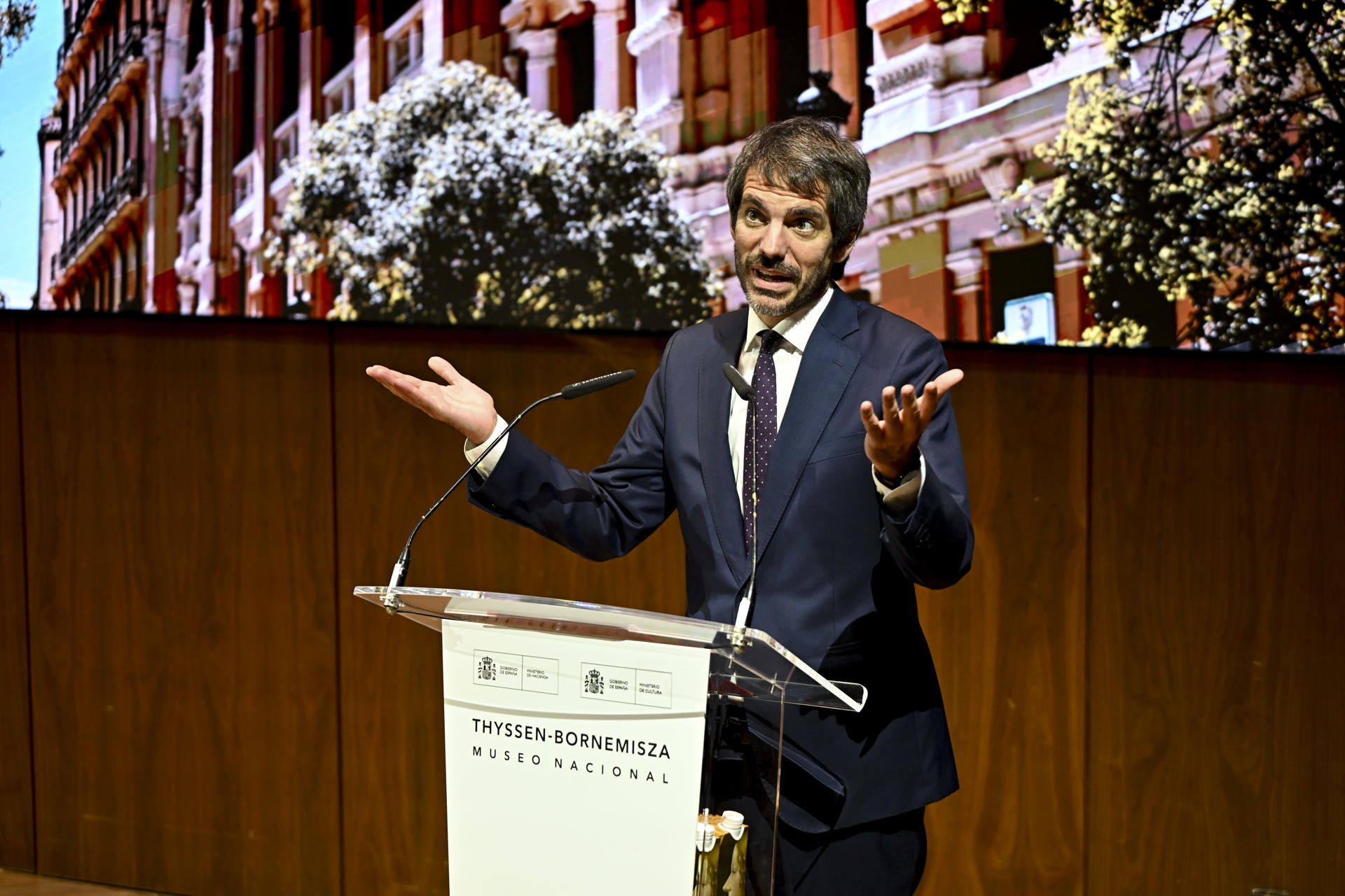 MADRID, 16/09/2026.- El ministro de Cultura, Ernest Urtasun, interviene tras la reunión del Patronato del Museo Nacional Thyssen-Bornemisza, este miércoles, en Madrid. EFE/ Fernando Villar