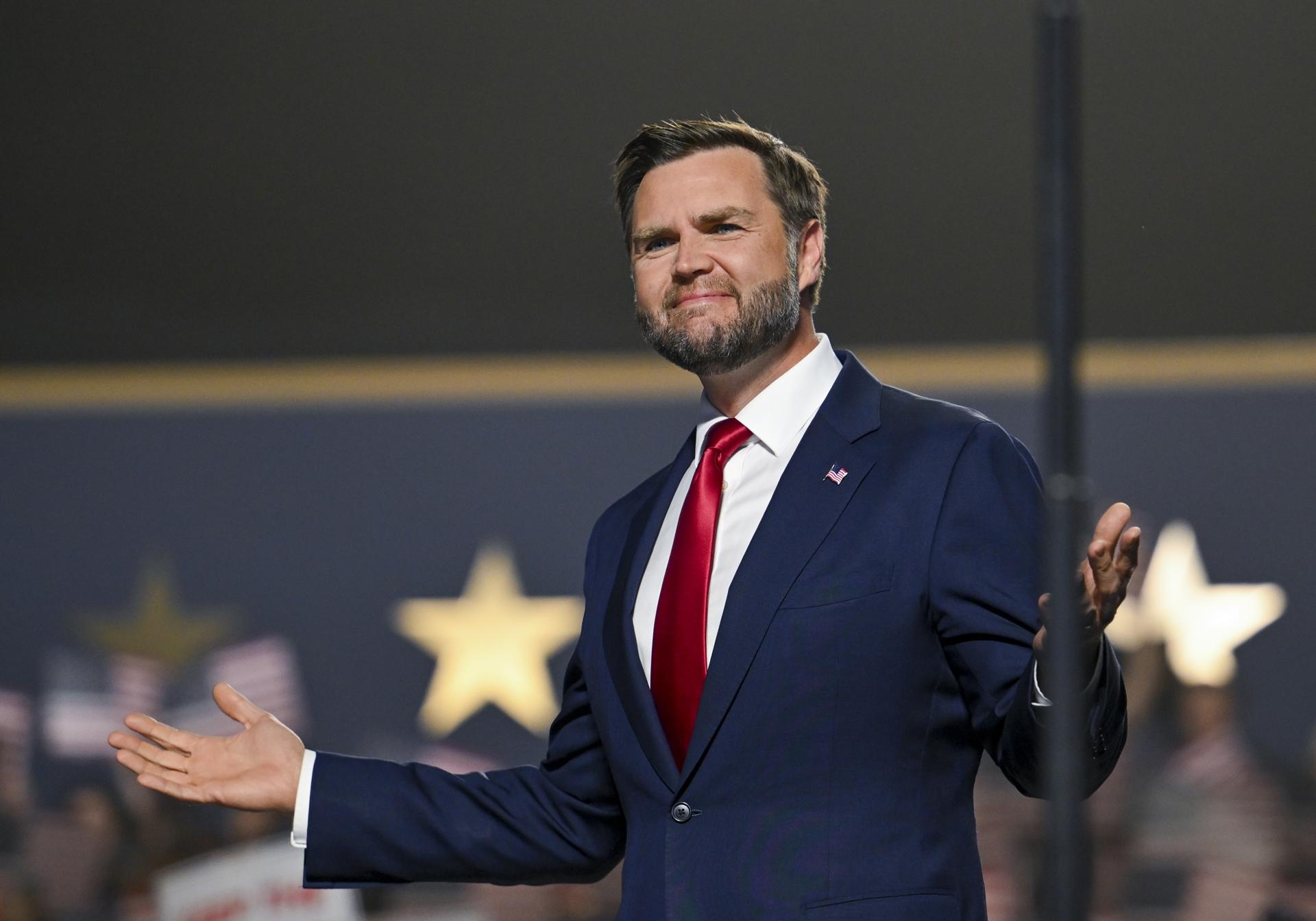DALLAS (USA), 11/09/2026.- US Vice President JD Vance speaks on the second day of the Midterm Republican National Convention (RNC) at the American Airlines Center in Dallas, Texas, USA, 10 September 2026. The two-day event, conceived by US President Donald Trump to spotlight key midterm congressional races, runs 09 to 10 September. EFE/EPA/ALBERT PENA