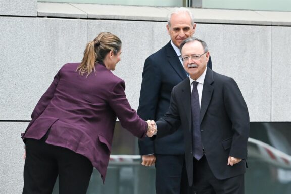 El presidente de Ceuta, Juan Jesús Vivas, a su llegada a la Audiencia Nacional, a 30 de septiembre de 2026, en Madrid