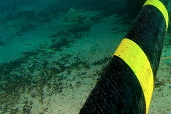 Cable submarino en el mar - Internacional