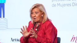 Irene Navarro, presidenta de la Asociación de Mujeres Empresarias, Autónomas y Directivas, Laura Seara, exsecretaria de Estado de Igualdad, y Lola Navarro, vicesecretaria general de UGT.