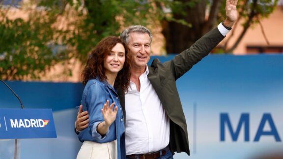 El presidente del PP, Alberto Núñez Feijóo, y la presidenta madrileña, Isabel Díaz Ayuso.