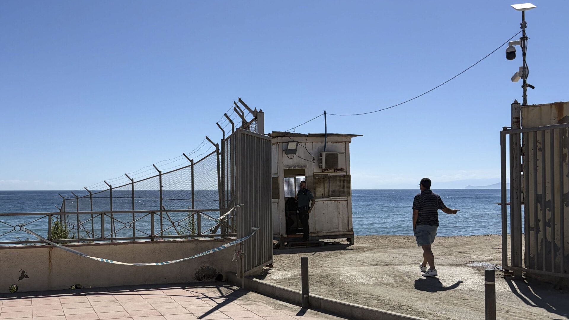 CEUTA, 22/09/2026.- Entorno de la frontera y la playa del Tarajal este martes en Ceuta, un día antes de las elecciones legislativas en Marruecos este miércoles. EFE/Roberto Ruiz Oliva