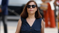 Ana María Fuentes (i) a su llegada este miércoles a la Audiencia Nacional en Madrid.
