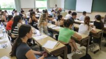 Adolescentes en una clase