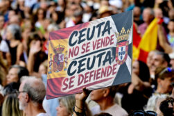 PALMA (ISLAS BALEARES), 02/09/2026.- Asistentes a la manifestación con motivo del Día de Ceuta en Palma de Mallorca, convocada este miércoles ante todos los ayuntamientos de España. EFE/ Miquel A. Borràs