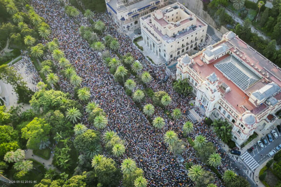 MÁLAGA, 02/09/2026.- Miles de personas se concentran en apoyo al pueblo ceutí este miércoles en Málaga. EFE/Ayuntamiento de Málaga SOLO USO EDITORIAL/SOLO USO PERMITIDO PARA ILUSTRAR LA NOTICIA QUE APARECE EN EL PIE DE FOTO (CRÉDITO OBLIGATORIO)
