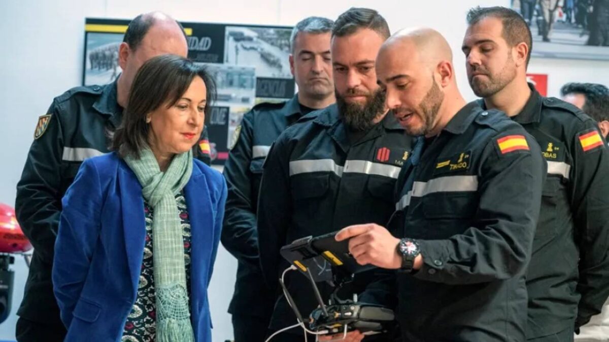 Margarita Robles en la UME - Defensa