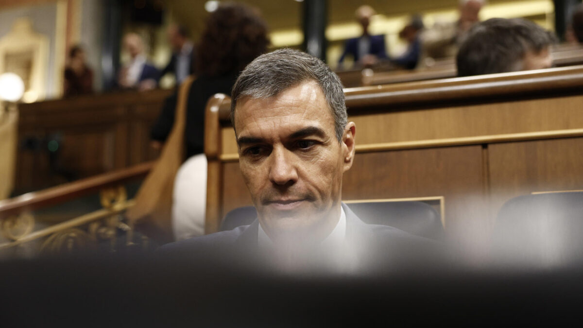 MADRID (ESPAÑA), 16/09/2026.- El presidente del Gobierno, Pedro Sánchez toma asiento este miércoles durante la sesión de control del Congreso de los Diputados en Madrid. EFE/ Rodrigo Jiménez