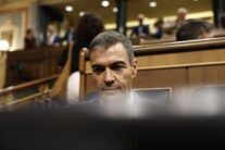MADRID (ESPAÑA), 16/09/2026.- El presidente del Gobierno, Pedro Sánchez toma asiento este miércoles durante la sesión de control del Congreso de los Diputados en Madrid. EFE/ Rodrigo Jiménez