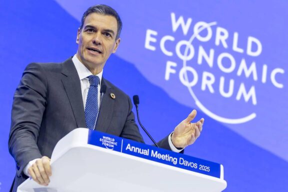 Sánchez en el Foro Económico Mundial - Economía