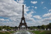 Paris (France), 05/08/2026.- The Eiffel Tower is seen from Place du Trocadero in Paris, France, 05 August 2026. (Francia) EFE/EPA/MOHAMMED BADRA
