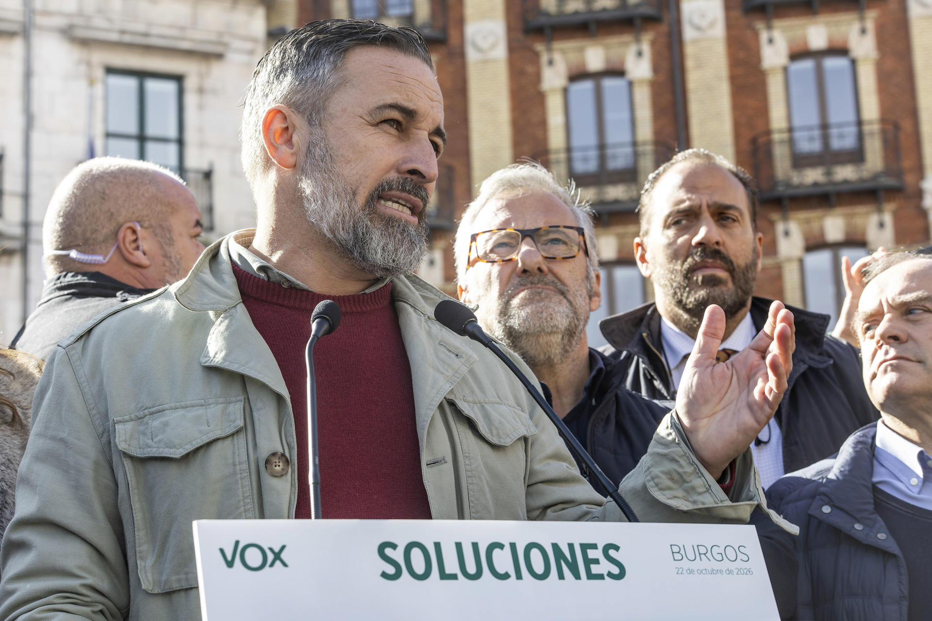 BURGOS (ESPAÑA), 22/10/2026.- El presidente de Vox, Santiago Abascal durante el acto electoral celebrado este jueves en Burgos. EFE/Santi Otero